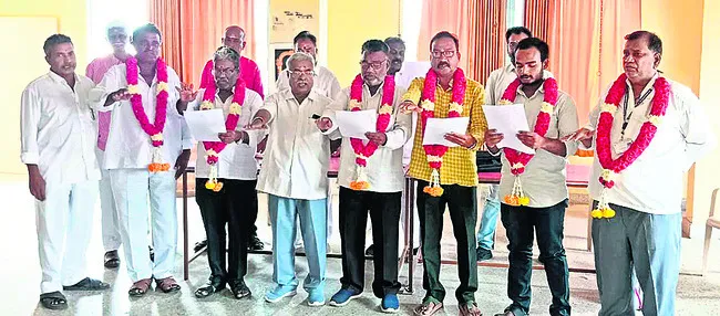 ఆఫీసు సబార్డినేటర్ల సంఘం ఏకగ్రీవం
