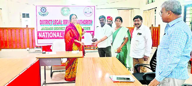 రాజీమార్గంతోనే సమస్యల పరిష్కారం