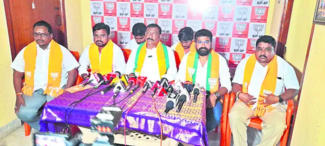 టీడీపీ వారికే డైరెక్టర్ పదవులా?