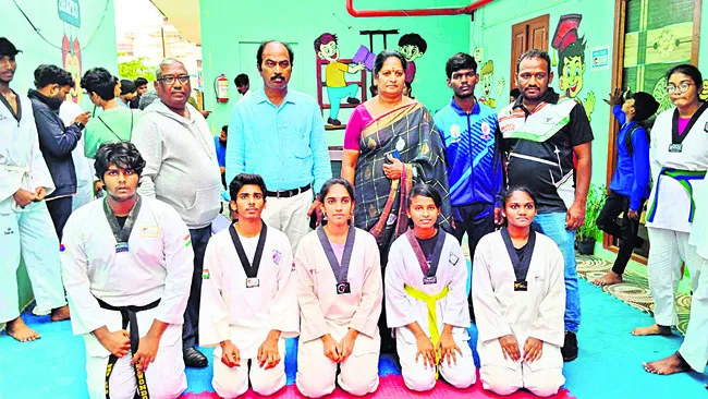 అండర్