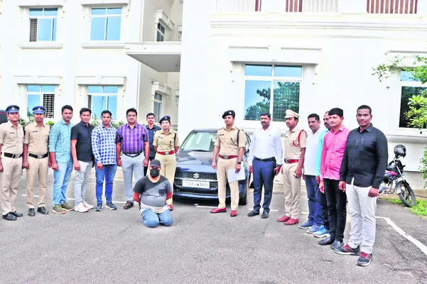 చుట్టం చూపుగా వచ్చి చోరీలు