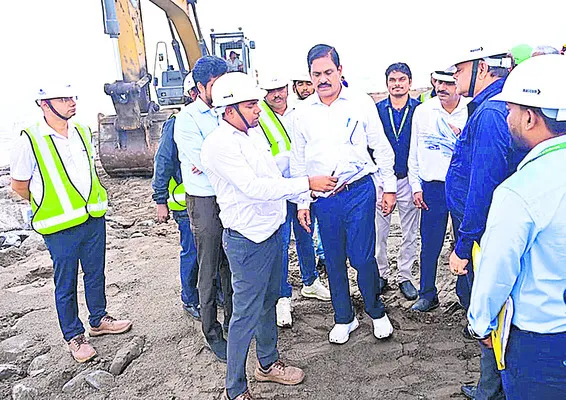 పోర్టు పనులు మరింత వేగవంతం