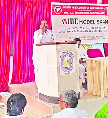 యువ న్యాయవాదులు నైపుణ్యాన్ని పెంపొందించుకోవాలి 