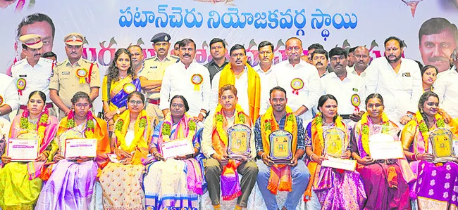 గురువులు.. సమాజ నిర్దేశకులు