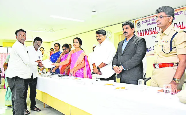 ఖాళీలు భర్తీ చేయాలి