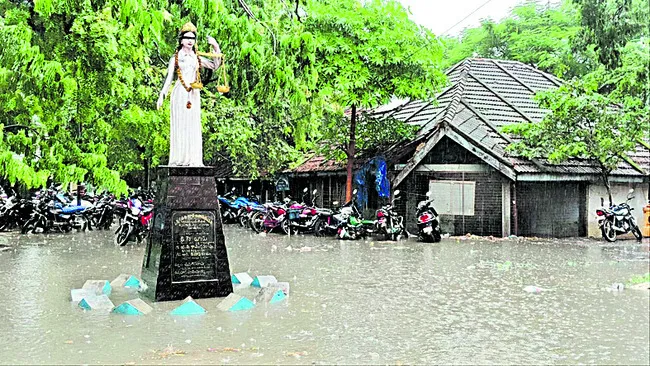 సత్తెనపల్లిలో కుండపోత