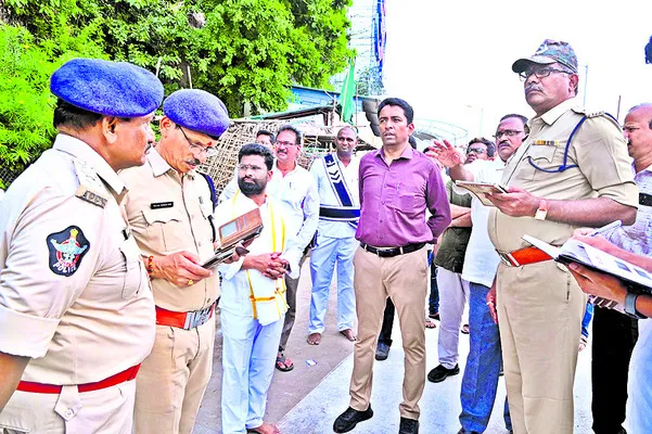 దసరా ఏర్పాట్లలో అలసత్వం వద్దు 