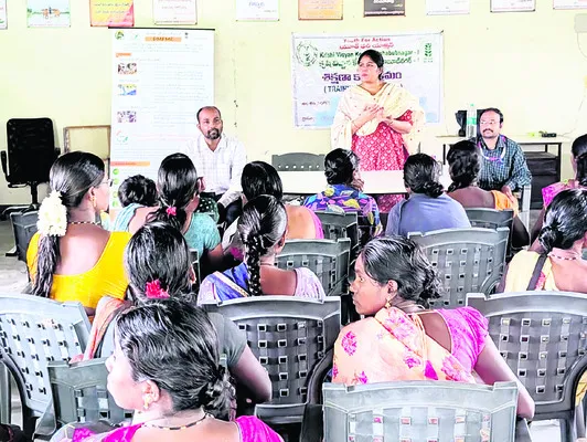‘స్వయం ఉపాధి’పై అవగాహన 