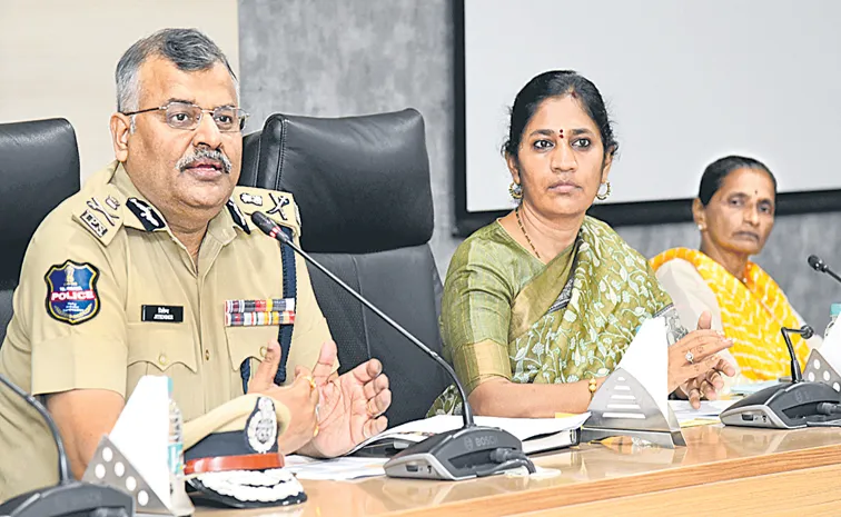 DGP says policy of central and state govts is the same regarding Maoists