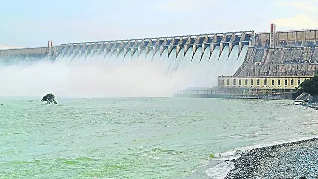ఫ చెక్కుచెదరలే..