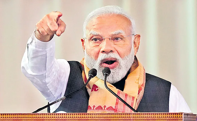 Congress Party hand in glove with Pak terrorists, backs infiltrators says PM Narendra Modi