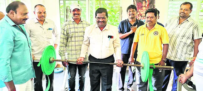 కోల్ ఇండియా స్థాయిలో పతకాలు సాధించాలి
