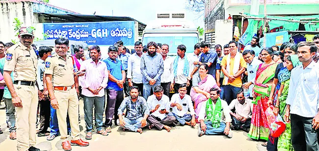 యూరియా పంపిణీలో ప్రభుత్వాలు విఫలం