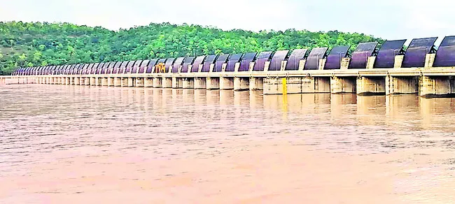 పెరుగుతున్న గోదావరి