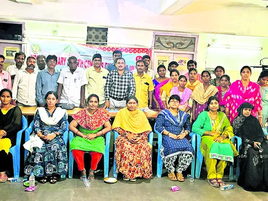 యూపీహెచ్సీ ఉద్యోగులకు భద్రత కల్పించాలి