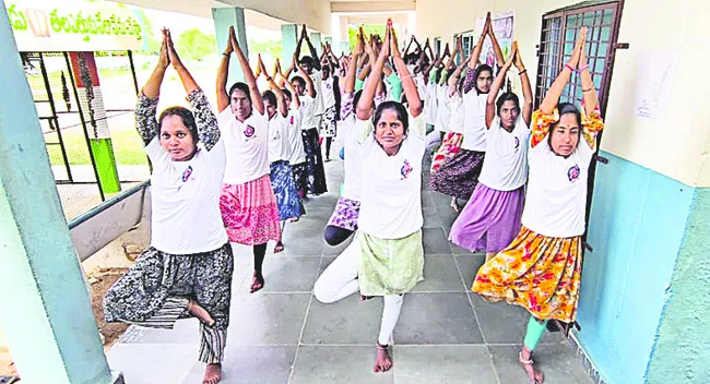 పరిసరాల పరిశుభ్రత తప్పనిసరి