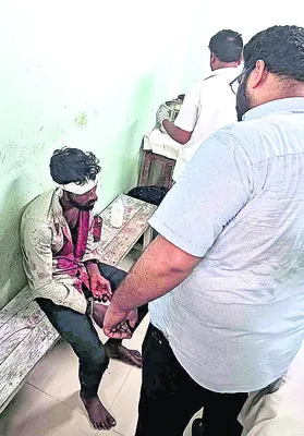 బీరుసీసాలతో యువకుల దాడులు