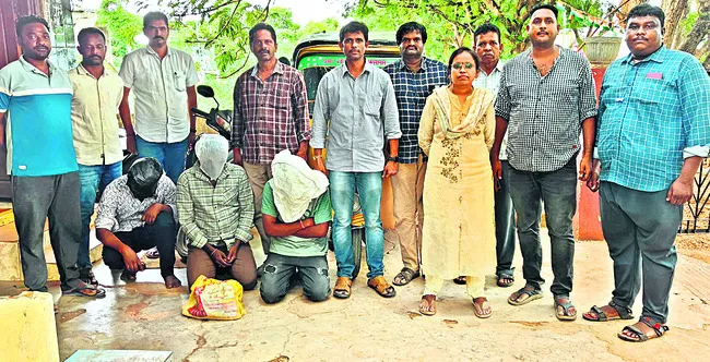 యువతి