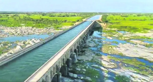 అద్భుతం.. కాల్వ నిర్మాణం