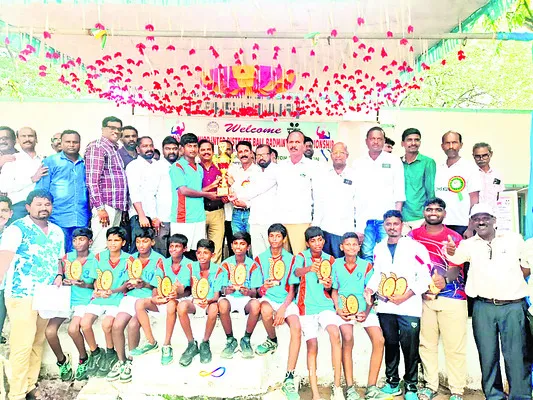 ముగిసిన రాష్ట్రస్థాయి బ్యాడ్మింటన్‌ పోటీలు