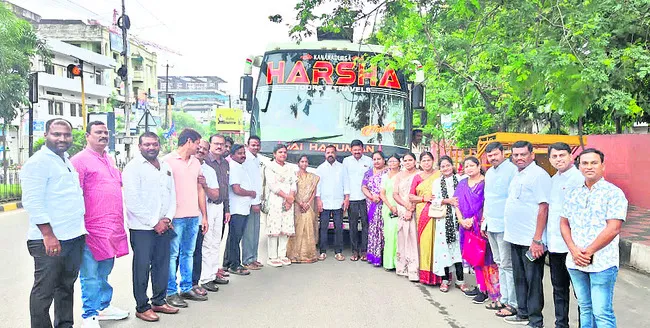 ఎవరేమనుకుంటే మాకేంటి?