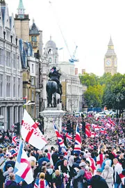 Anti-immigration rally turns violent in Unite Kingdom7