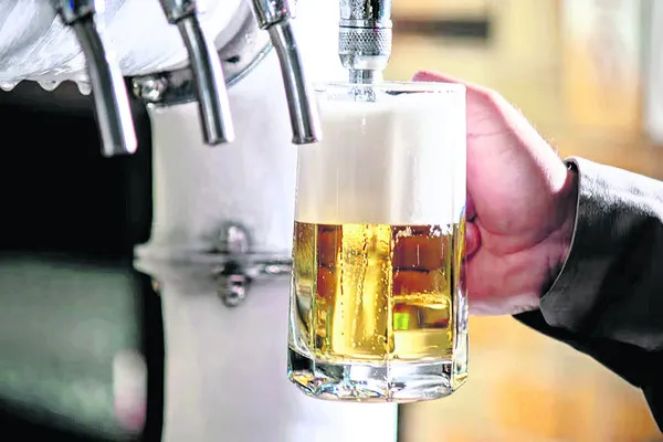 మందుబాబులకు ఇక పండుగే !