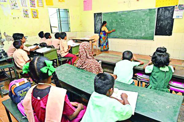 బోధిస్తాం..వేధింపులు పడలేం