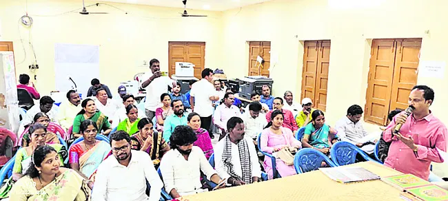 సమావేశంలో సమస్యల వెల్లువ 