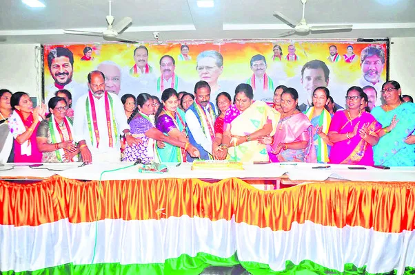 కాంగ్రెస్‌ హయాంలోనే మహిళా సంక్షేమం