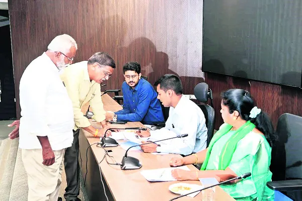 హైవే సమస్యల పరిష్కారానికి కృషి
