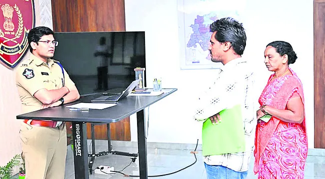 13 మందికి పదోన్నతులు 