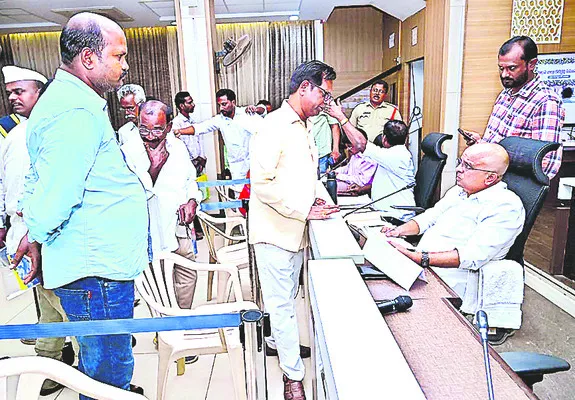డీఎల్పీఓ కార్యాలయ ఏఓపై విచారణకు ఆదేశం