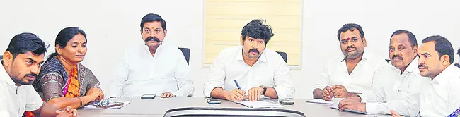 పార్టీ బలోపేతానికి కృషి చేయాలి