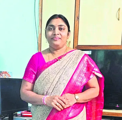 డీఎస్సీలో మూడో ర్యాంక్ సాధించిన హేమలత