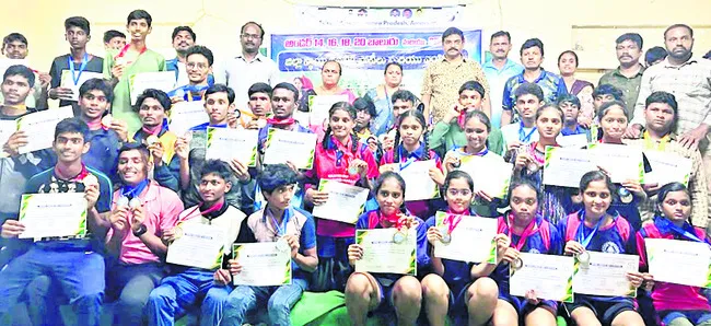 అథ్లెటిక్స్‌ జిల్లా జట్ల ఎంపిక 