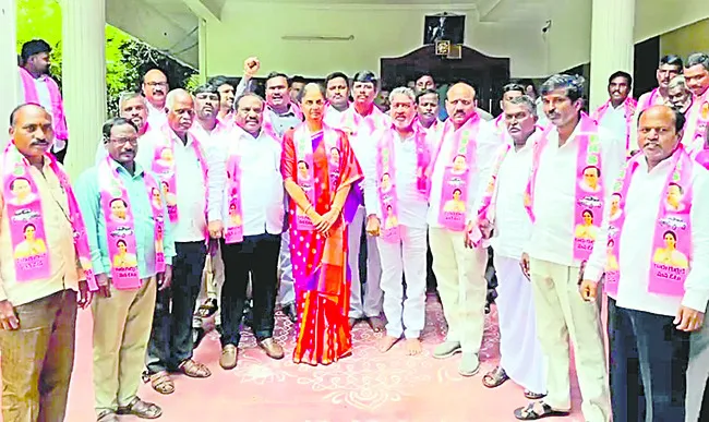 హస్తంలో లుకలుకలు 
