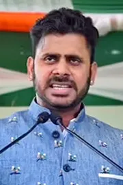 India wrong for refusing handshake with Pakistan: Manoj Tiwary2