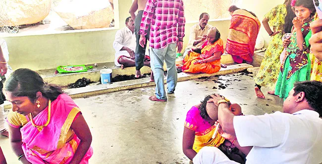 ● ఇతర రాష్ట్రాల నుంచి వ్యాపారులు