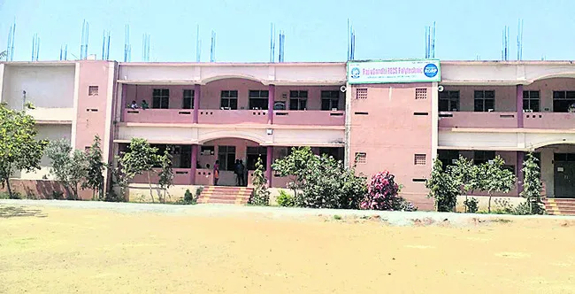 ఆస్తులు లాగేసి...అనాథగా వదిలేసి