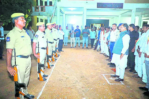 జిల్లాకు చేరుకున్న ముఖ్య అతిథి