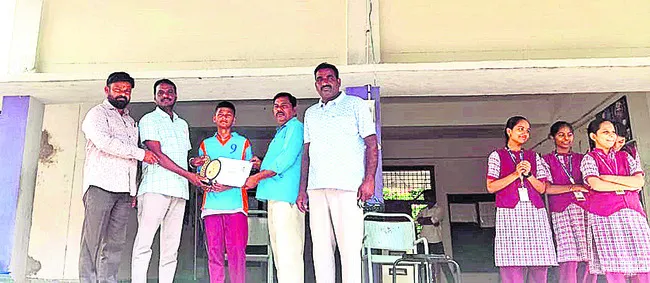 రాష్ట్రస్థాయి పోటీల్లో గోల్డ్ మెడల్