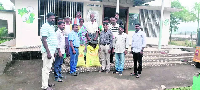 ఎయిర్‌పోర్ట్‌ నిర్మాణంపై చొరవ తీసుకోండి
