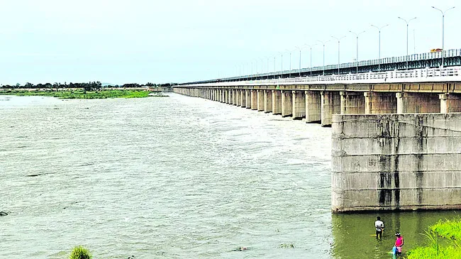 సోమశిలకు 23,234 క్యూసెక్కుల వరద
