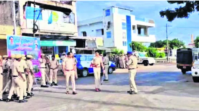 తాళ్లరాంపూర్లో ఉద్రిక్తత