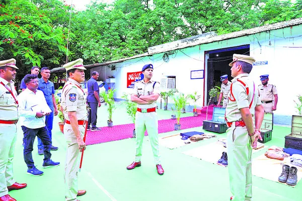 నేరాల నియంత్రణకు కృషిచేయాలి