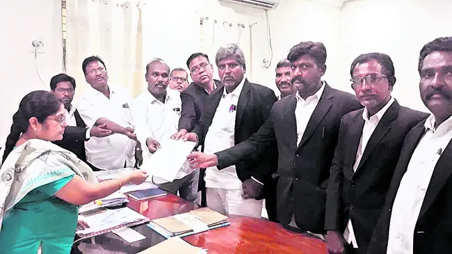 కర్నూలులో హైకోర్టు ఏర్పాటు చేయాలి 