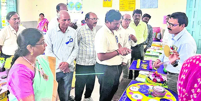 పర్యటన.. పరిశీలన