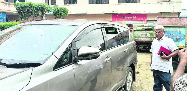 భైంసా మున్సిపాలిటీలో వసూళ్లపై విచారణ..!
