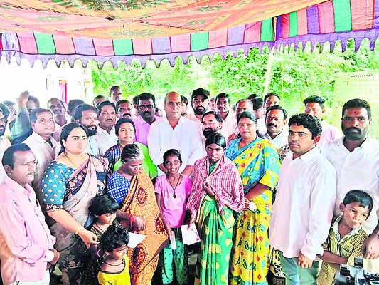 వేతనం ఇవ్వకపోవడంతోనే మహేశ్‌ ఆత్మహత్య